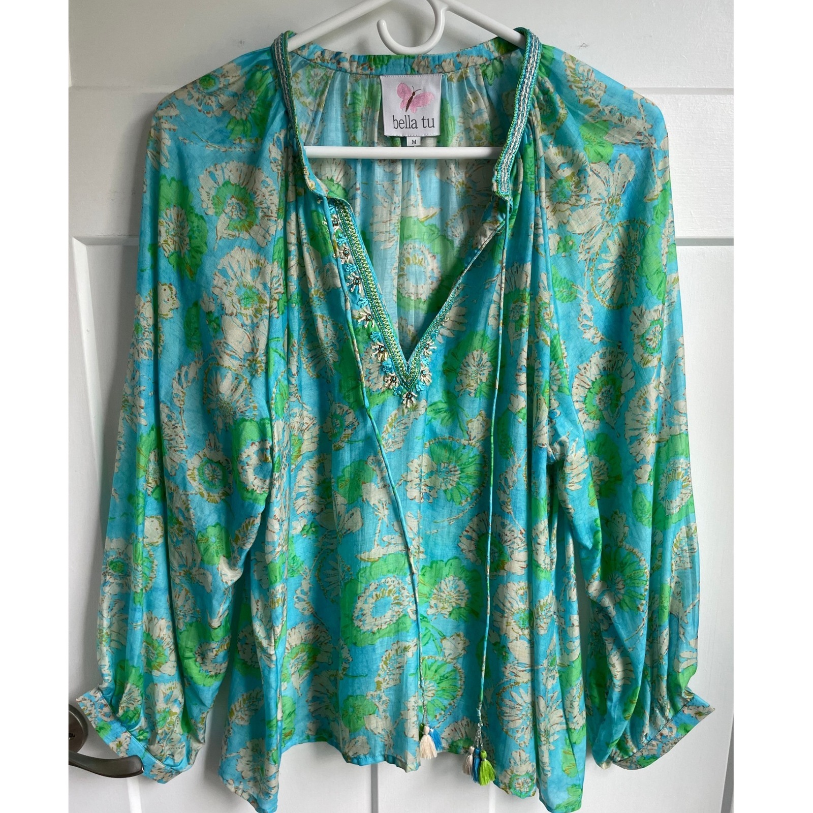 Bella Tu Blue Peasant Top M Boho Floral Embroidered India Beaded Tunic Resort